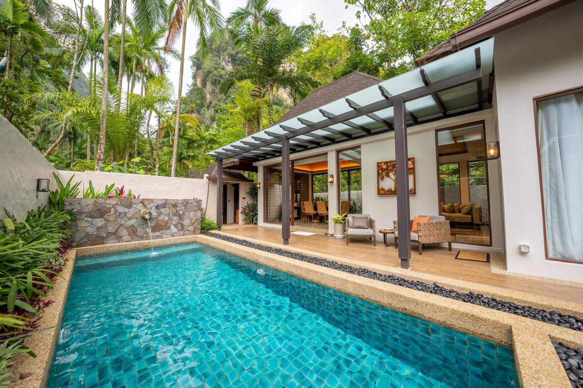 The Banjaran Hotsprings Retreat Hotel Ipoh Exterior photo A pool villa at The Village