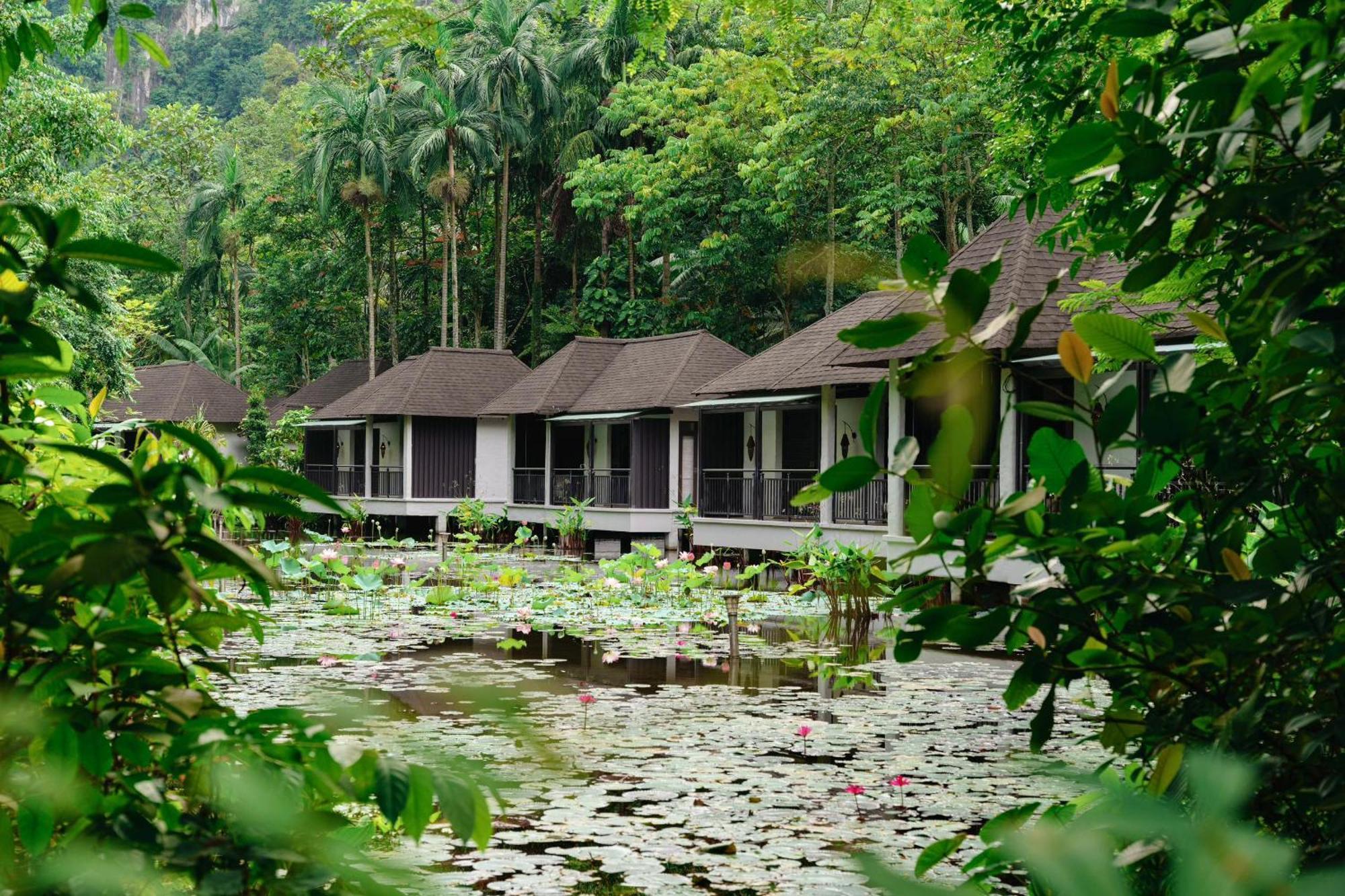 The Banjaran Hotsprings Retreat Hotel Ipoh Exterior photo The resort's villas